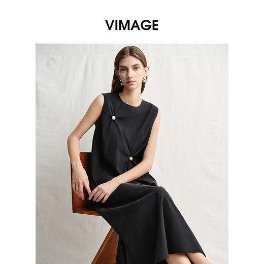 VIMAGE纬漫纪珍珠褶皱遮肉显瘦休闲简约无袖上衣2025夏季新款V2313924 商品图2