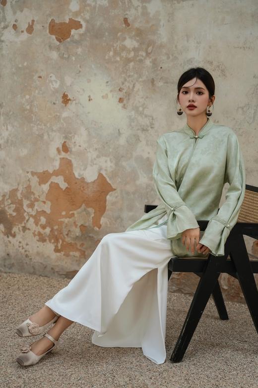 Le Malene 清爽新中式暗纹盘扣醋酸衬衣 19662 商品图5