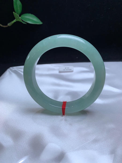 612463，54.8晴绿底手镯，整条带浓晴底色，清爽干净 商品图1