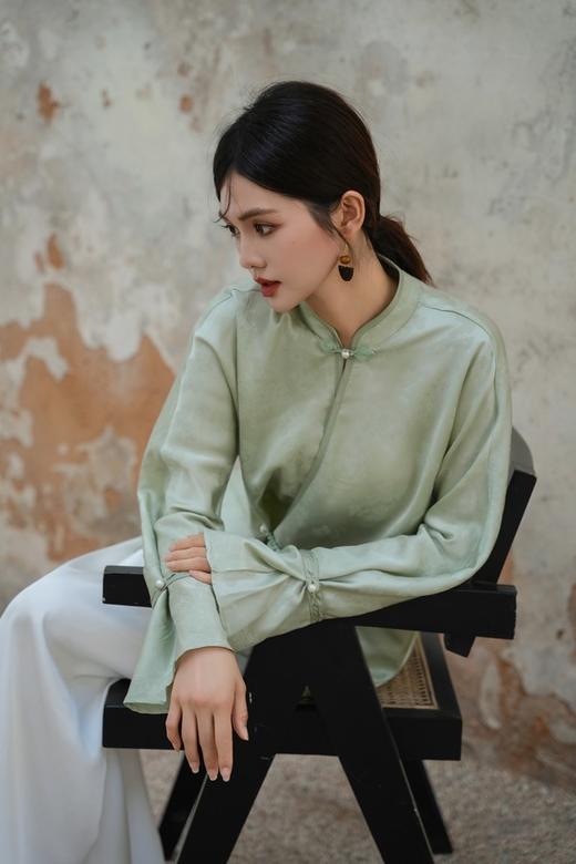 Le Malene 清爽新中式暗纹盘扣醋酸衬衣 19662 商品图1