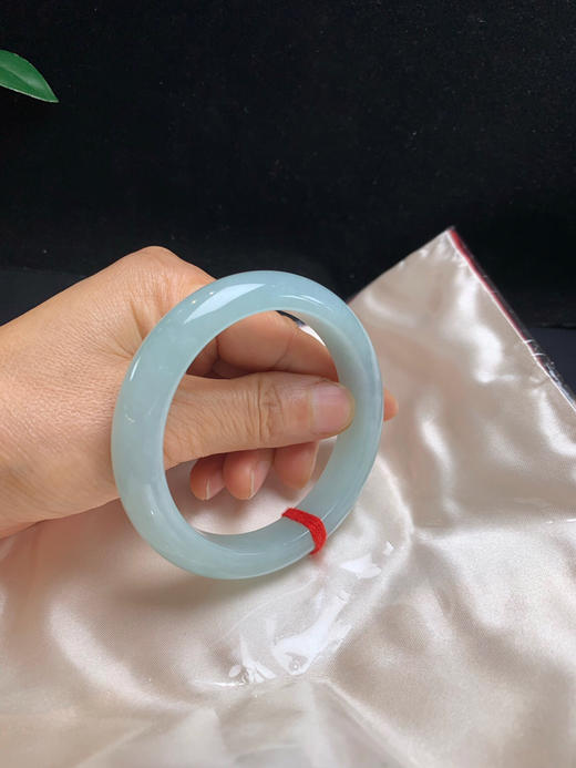 612461，59 天空蓝正圈手镯，整体油油的，干净清新 商品图5