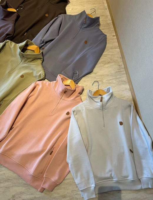 原单正品北极狐半拉链卫衣  内里毛圈面料！版型特别好，
六个色，尺码S-XL
模特170 120斤穿L码 宽松 
特价💰199 包邮 商品图5