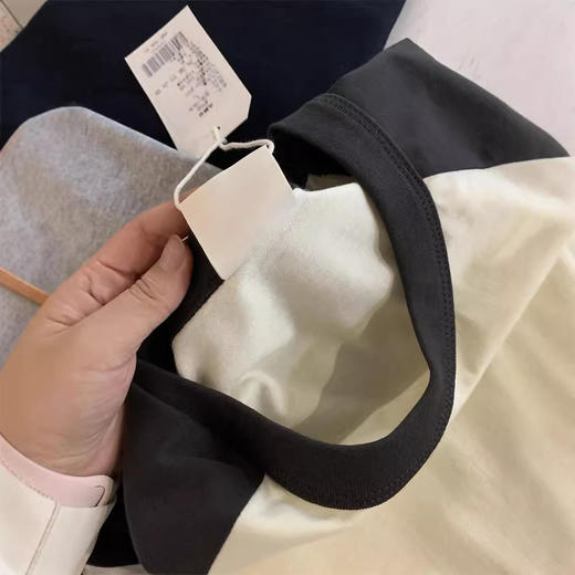 口碑系列! 2025阿美咔叽风精梳全棉插肩袖撞色圆领长袖T恤打底衫卫衣男款情侣款！ 商品图2