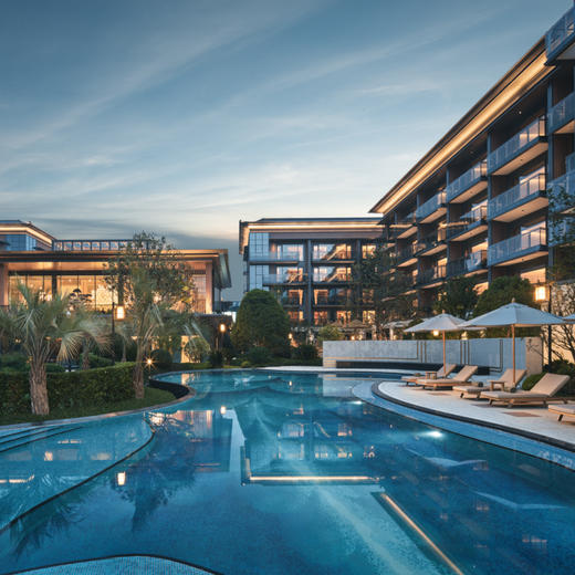 双11返场！3天2晚【杭州天目山英迪格酒店】元旦/寒假可用！含酒店餐饮抵用券、农场/探索乐园门票、丰富儿童活动，遛娃推荐！~ 商品图1