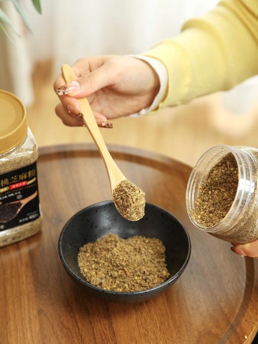 全家人的营养早餐首选❗【闽龙达 | 核桃芝麻粉480g】冲泡后醇香浓郁，能嚼到的果肉颗粒感❗️ ✅真材实料，配料只有核桃➕黑芝麻➕红枣 ✅精细研磨+60°C低温烘焙，干吃冲泡皆可 商品图2