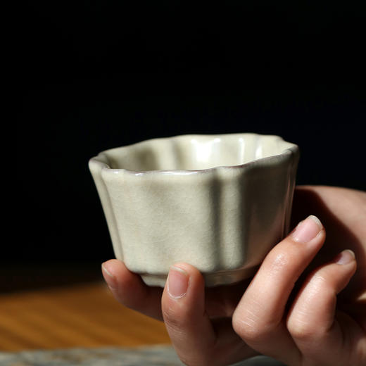 问鼎哥窑传世款簪花杯 商品图1