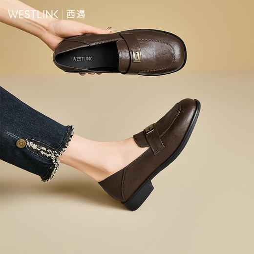 西遇棕色乐福鞋女新款春夏法式英伦软皮小皮鞋一脚蹬粗跟单鞋V0556464 商品图0