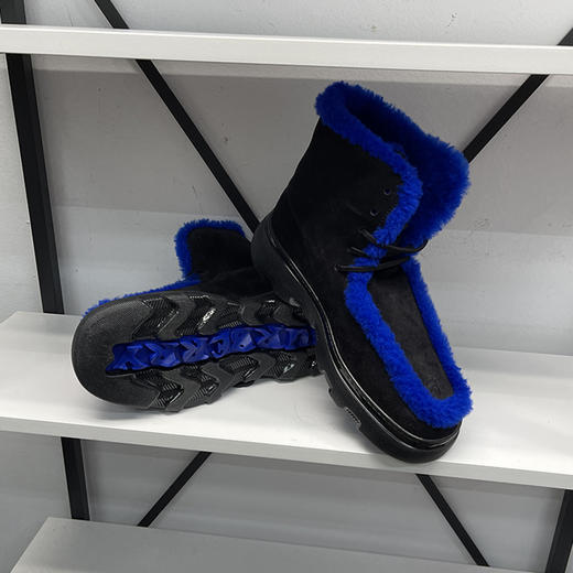 BUR*E**Y/巴*莉 Chugga Boot 男士绒面革系加绒保暖系带中筒靴 商品图4