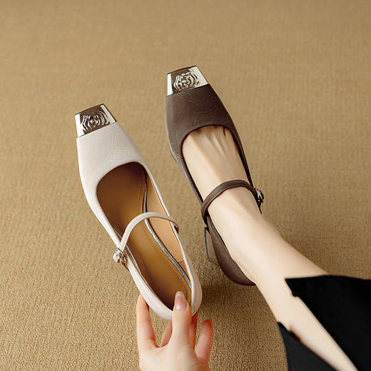 【预售5天】法式优雅铁头粗跟高跟鞋女丝绸羊皮方头浅口单鞋一字带玛丽珍鞋NJMK&K1355 商品图0