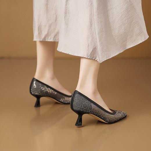 【预售5天】透气蕾丝网纱高跟鞋女新款夏季设计感小众气质尖头细跟单鞋HY&H3646 商品图3
