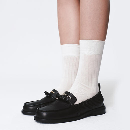 HERLIAN 烫金Logo松紧蝴蝶结装饰乐福女鞋 商品图1