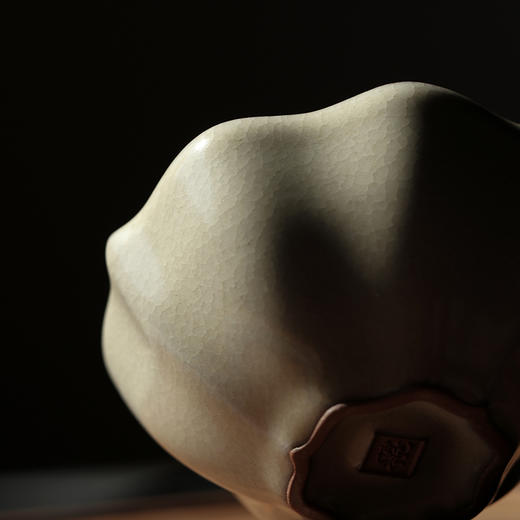 问鼎哥窑传世款三叶杯 商品图3