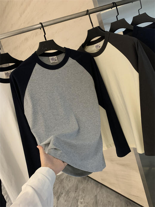 口碑系列! 2025阿美咔叽风精梳全棉插肩袖撞色圆领长袖T恤打底衫卫衣男款情侣款！ 商品图8