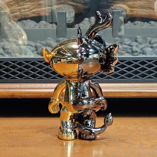  湖南卫视芒果TV限量版 潮玩手办半边龙 现代创意轻奢高档机甲风龙摆件 商品图2