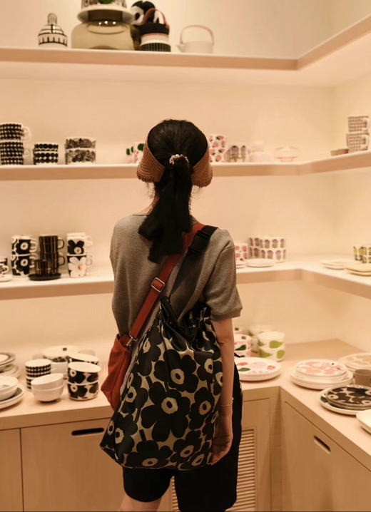 Marimekko来了！纯原单
芬兰国宝级！！一个很有调调的牌子！
高级！这个品牌你们要相信！！
包包背出来的那一刻！！你都是很有品味的样子啊啊啊！ 商品图12