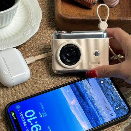 述己复古相机充电宝（10000毫安） | 复古相机外观，10000毫安大容量，却只有一包纸巾大小 商品图1