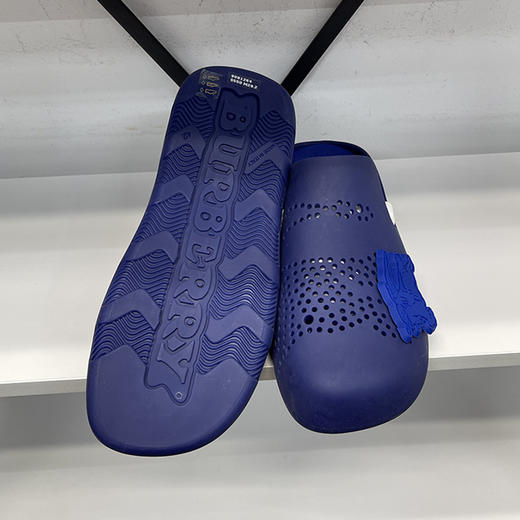 BUR*E**Y/巴*莉 Stingray Clog 男士徽标穿孔橡胶一脚蹬包头拖鞋 商品图3
