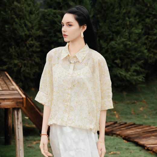 谜底衬衫五分袖女2025夏季新款小碎花清新出游宽松衬衣256MC6204 商品图0