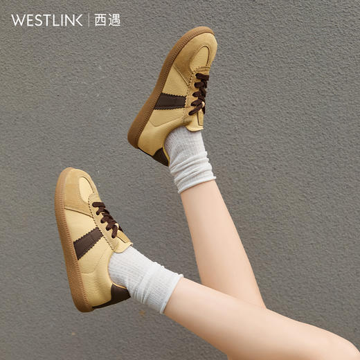 西遇德训鞋女新款春夏复古丑萌大头轻便休闲鞋黄色平底板鞋V0556441 商品图3