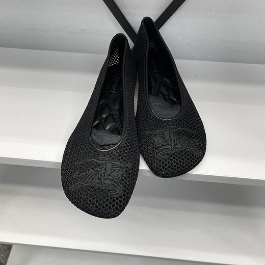 BUR*E**Y/巴*莉 女士纯色刺绣图网面透气平底浅口单鞋 商品图1