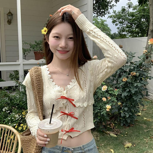 西遇短款针织上衣女2025年春夏新款蝴蝶结镂空v领修身长袖T恤SS150293 商品图2