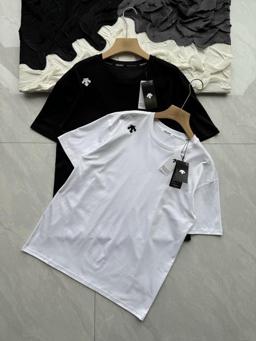 点此购买 迪桑特TRAINING系列综训训练运动健身男士短袖针织 LL 312165 商品图0