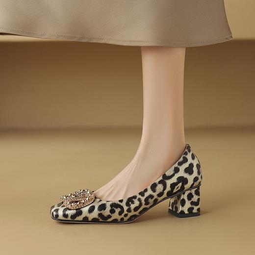 【预售5天】里外全皮~ 豹纹浅口单鞋女春秋新款方头粗跟水钻高跟小皮鞋NDXC&7012 商品图3