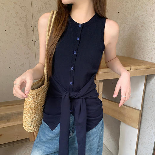 西遇针织背心马甲女2025年春夏新款宝蓝色系带高知穿搭无袖上衣SS150281 商品图3