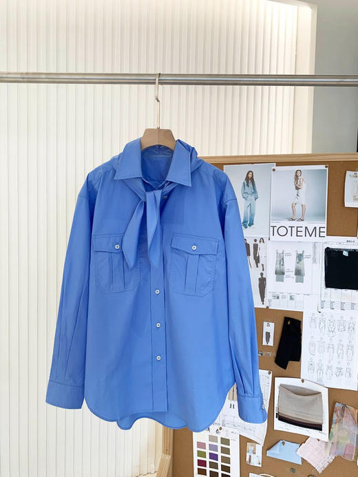 女士府绸质感全棉衬衫带围巾 解锁高阶时髦的穿搭密码 100% 优质全棉面料 独特筋骨感 久穿不变形 双口袋的立体设计 商品图8