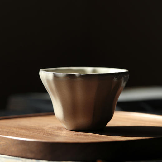 问鼎哥窑传世款瓜棱杯 商品图0