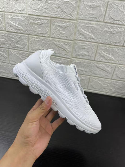 正品 GEOX/健乐士休闲运动鞋 超轻缓震透气网眼跑步鞋 上脚舒适 码数：37码，特价无质量问题不退换 商品图3