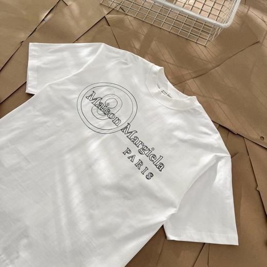 点此购买 梅森马吉拉男女款圆圈大9拼绿字母刺绣短袖T恤 gz 312105 商品图12