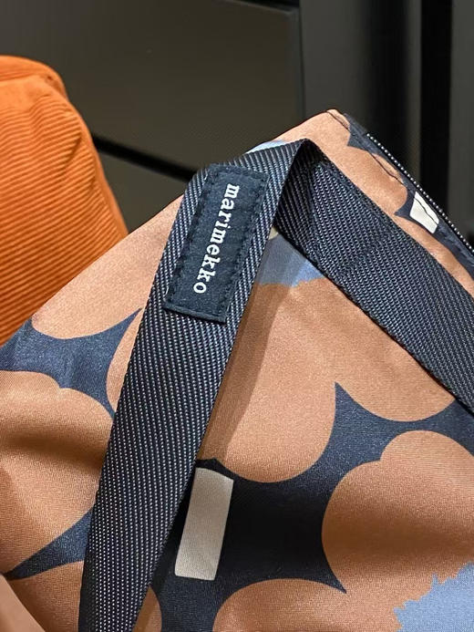 Marimekko来了！纯原单
芬兰国宝级！！一个很有调调的牌子！
高级！这个品牌你们要相信！！
包包背出来的那一刻！！你都是很有品味的样子啊啊啊！ 商品图11