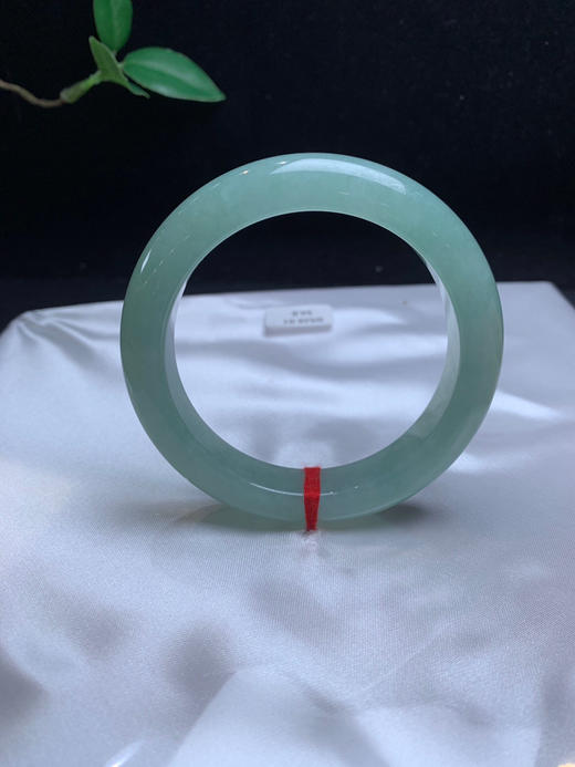 612463，54.8晴绿底手镯，整条带浓晴底色，清爽干净 商品图0