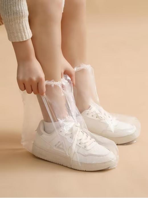 ✨下雨天出门必备❗【HOPENONO加厚款一次性雨鞋套】☺️ 雨天出行不再烦恼，👏我的秘密揭秘 --- ✅防水防污，保护你的鞋子 这款雨鞋套采用高品质防水材料，无论是小雨还是暴雨，😎都能轻松抵挡， 商品图4