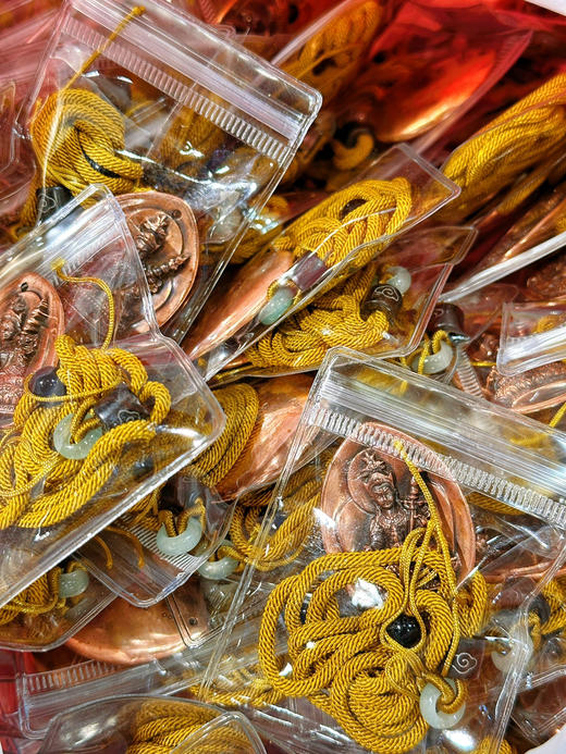 定制莲师见即解脱佛牌 铜像佩戴挂件高约3.5cm 商品图0