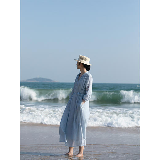 牧衣游原创 炒色精工手绣100支新疆棉连衣裙设计感V领长裙 叙别梦 商品图2