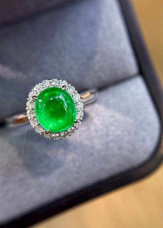 1.95ct蛋面祖母绿戒指 商品图2