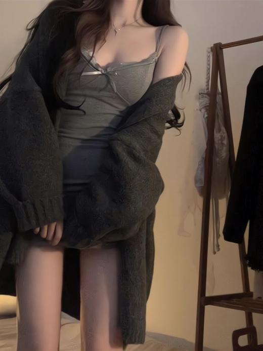 【灰色蕾丝吊带裙】内搭外穿都绝美，修身包臀曲线感拉满，自带胸垫吊带连衣裙春夏季修身内搭打底包臀裙QQ 商品图3