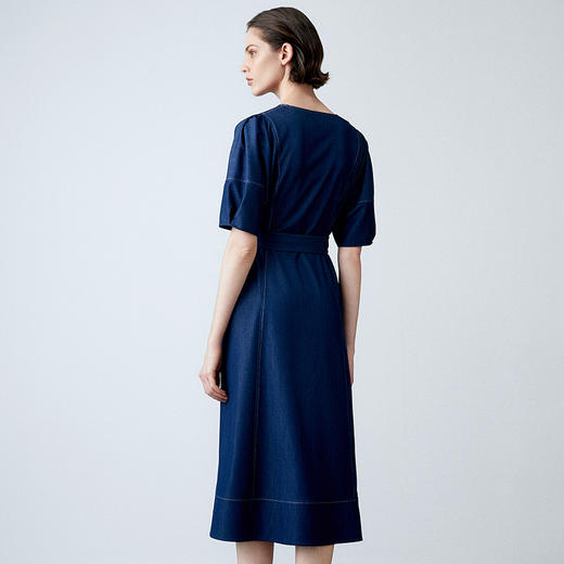 EITIE爱特爱夏季新款复古牛仔V领收腰显瘦通勤连衣裙7807510 商品图4