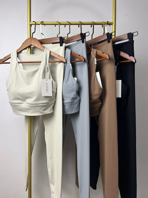 【团购】返场啦 可儿自留栗子咖色 又留了一套象牙白  好好看 更加塑型的 LAPERLA  瑜伽健身背心式 跑步套装 商品图2