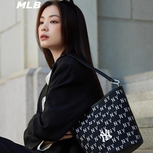 【品牌授权】扫码验证 韩国MLB 复古老花水桶包-黑色 奶油色 女新款老花满印休闲时尚运动背包单肩学生书包 3ABML024N 商品图1