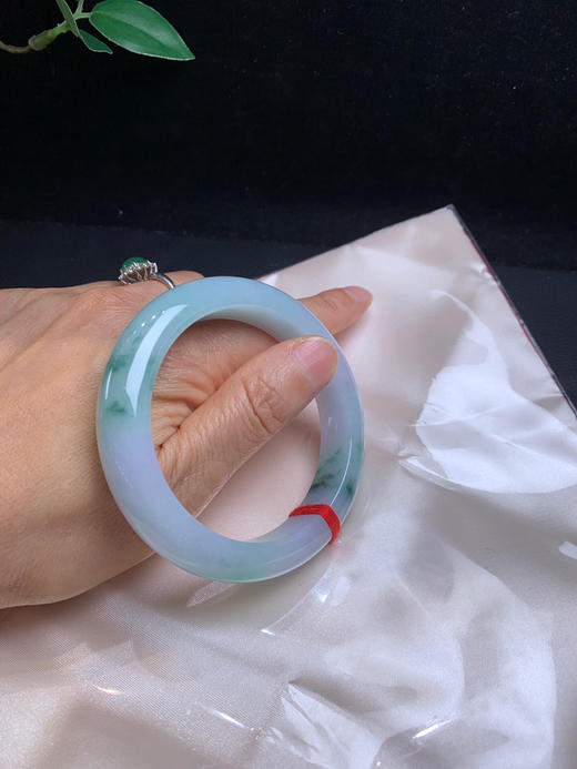 612475，59飘花正圈手镯，版型好，整体底妆均匀细腻，飘清新绿花 ，干净有特色 商品图5