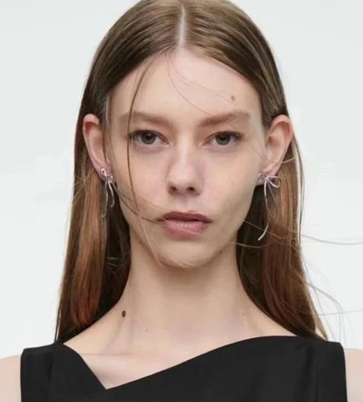 COS可拆卸不对称蝴蝶结飘带耳钉灵动可拆卸 商品图1