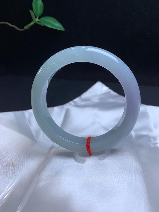 612476，60春彩大圈口手镯，条形好、整条底妆细腻清爽，一截紫底一截蓝绿底色，均匀干净 商品图3