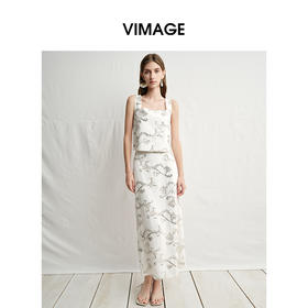 VIMAGE纬漫纪时尚短款宽肩带方领刺绣T恤小上衣2025夏季新款V2313920