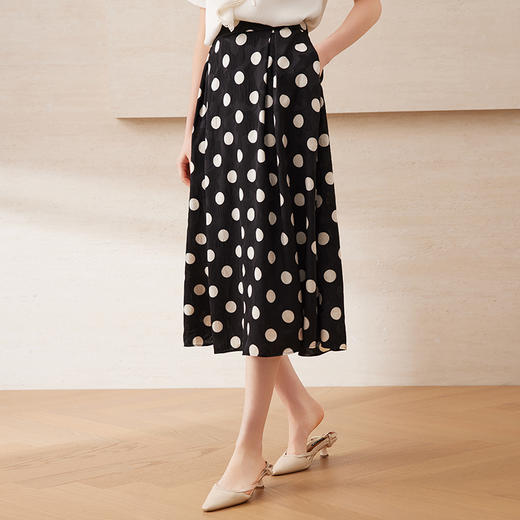 EITIE爱特爱优雅复古波点高腰显瘦a字过膝百搭半身裙2025夏季新款B2506606 商品图2
