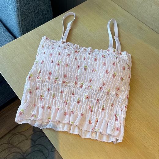 【纯欲甜美❗清新碎花吊带】设计感褶皱碎花，自带胸垫，肩带可调节，褶皱裹胸外穿辣妹美背抹胸吊带背心QQ 商品图7