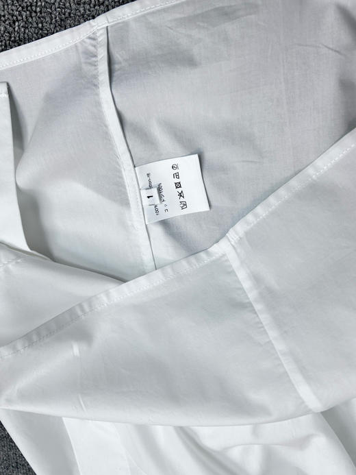 【3月19日 下午13:00 秒杀】纯原 San木耳花边打揽V领白衬衣 商品图10