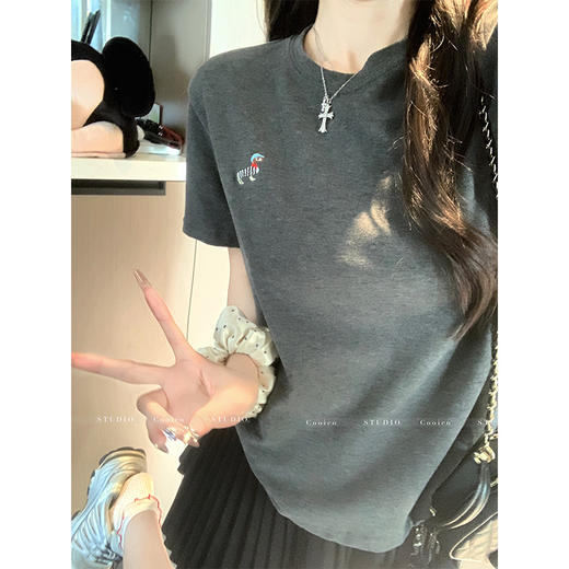 【79元/2件】设计感凉感棉短袖T恤 夏季女2025新款韩版爱心刺绣百搭纯色圆领上衣 商品图8
